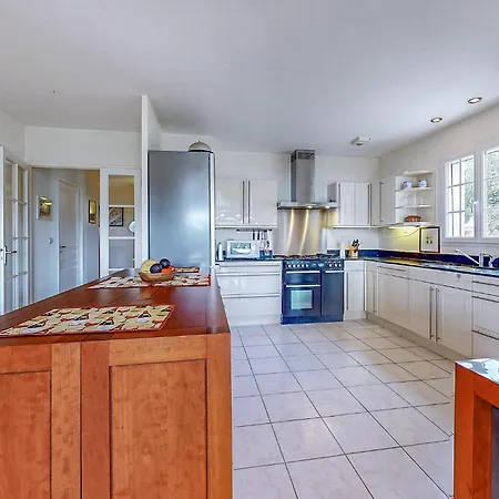 3 Bedroom Stunning In Holiday home *