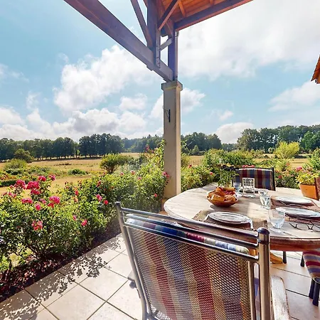 Prázdninový dům 3 Bedroom Stunning In Ecuras