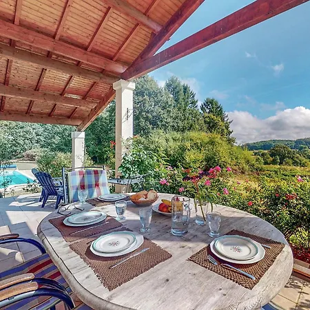 3 Bedroom Stunning In Prázdninový dům *