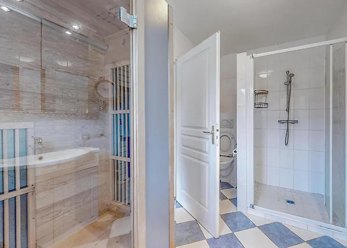 3 Bedroom Stunning In Holiday home *