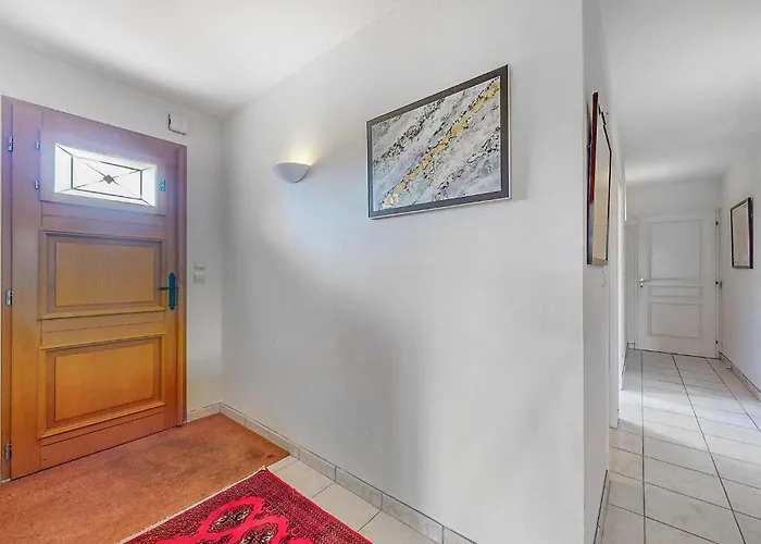 3 Bedroom Stunning In Holiday home *